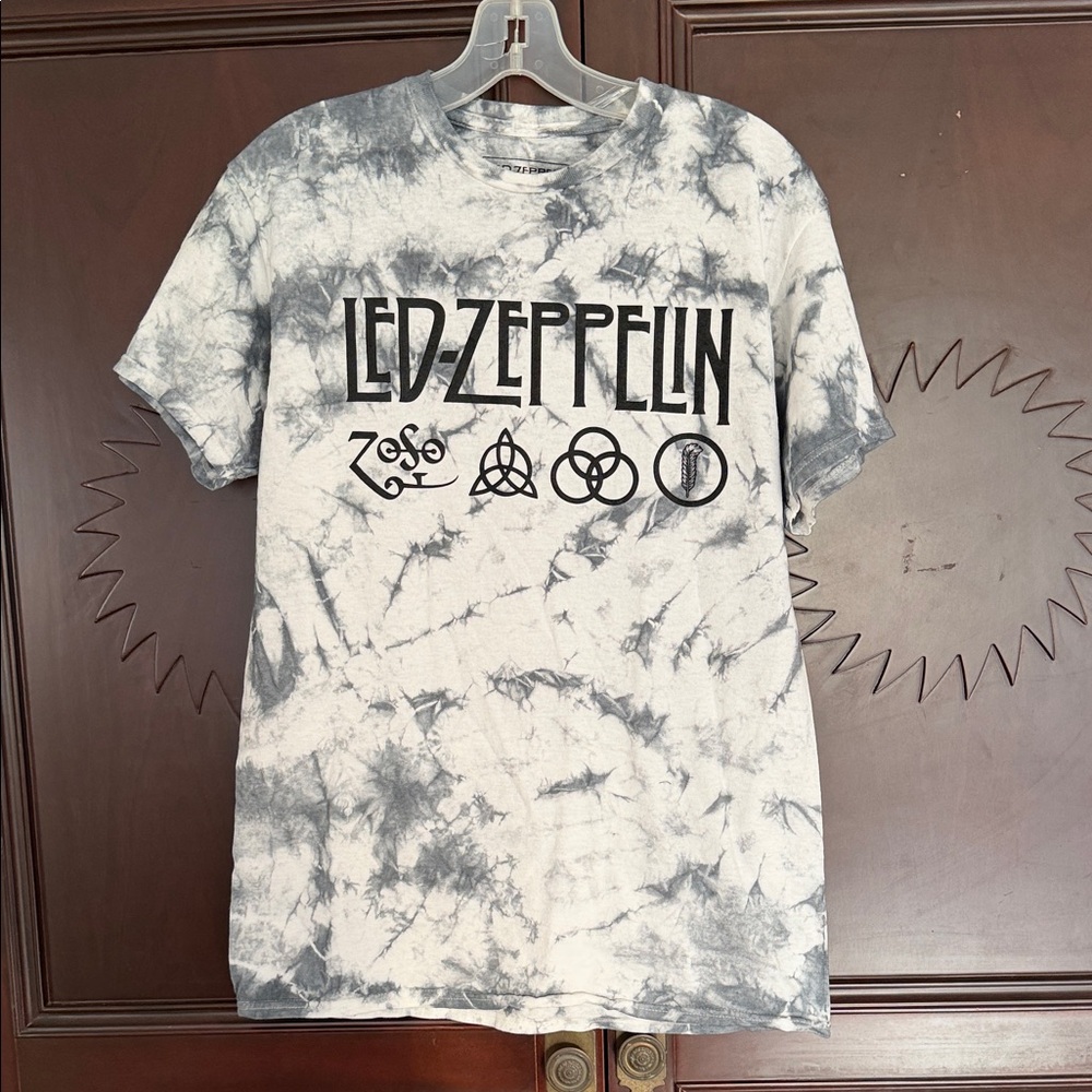 LED ZEPPELIN Vintage Style Tie-Dye Graphic Band Tee Unisex. T-Shirt Size M